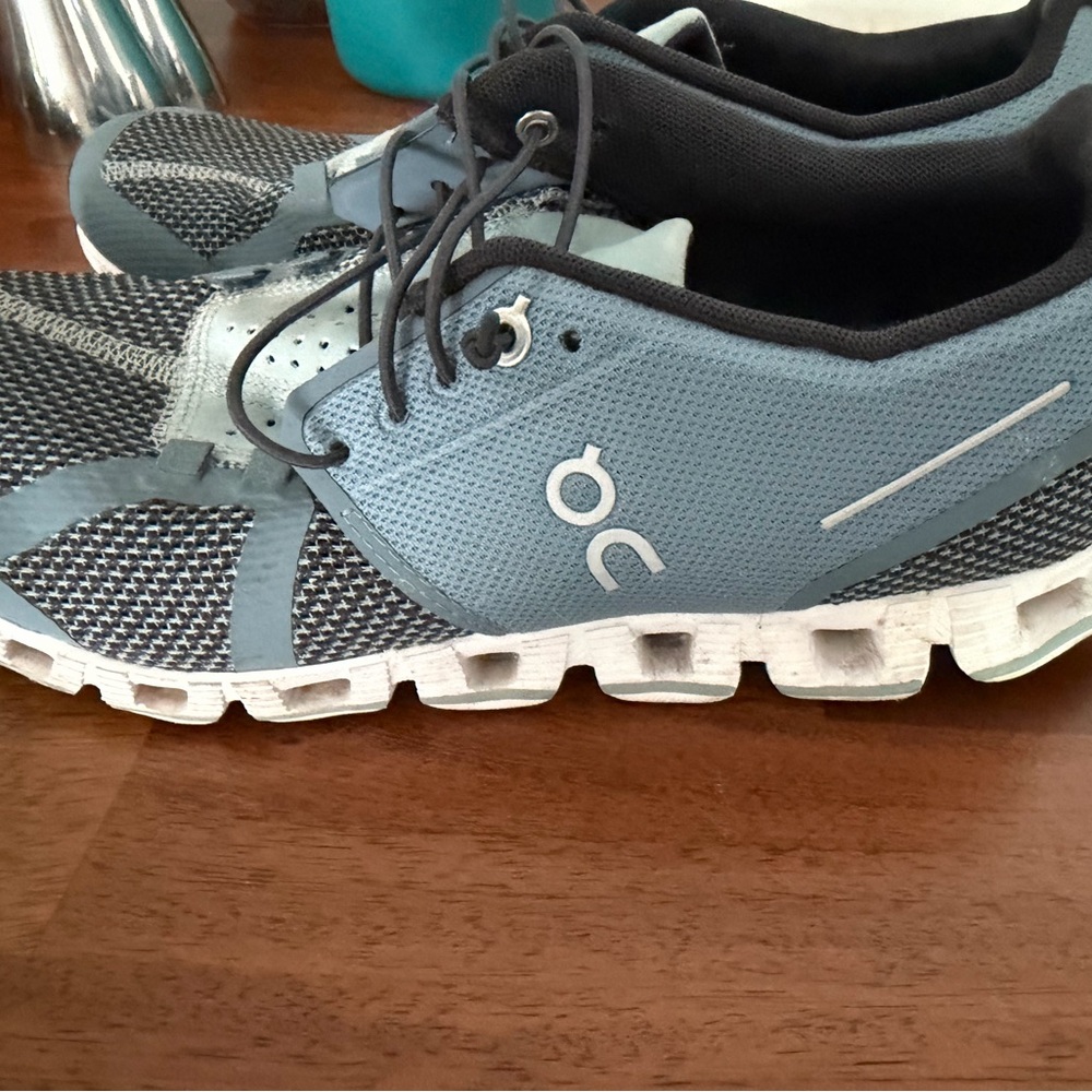 On Clouds Blue Teal size 8.5